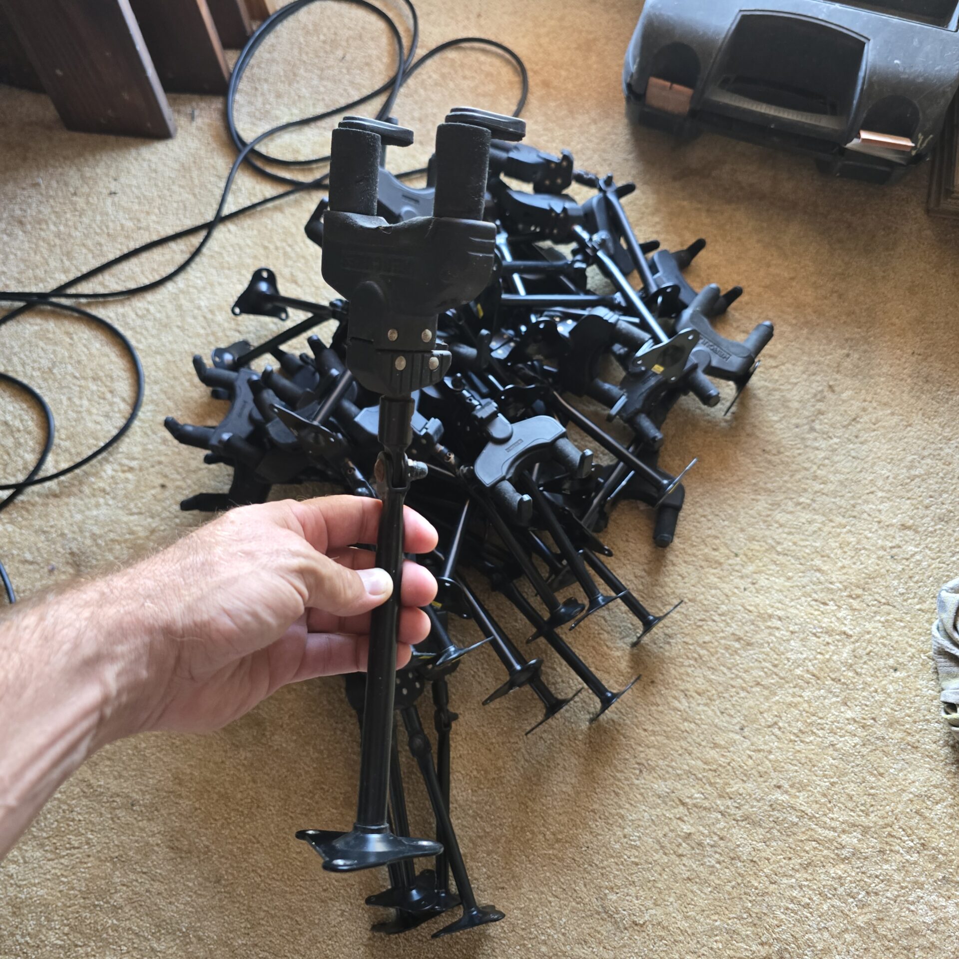 Hercules GSP40WB Plus Auto Grab Guitar Hanger (Used) - Image 3